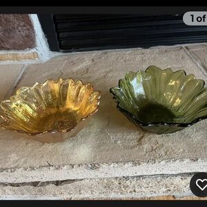 Indiana glass, iridescent marigold & Avocado green sunflower serving bowls